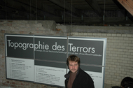 Christian Ernst bei einer F&uuml;hrung durch die Ausstellung Topographie des Terrors